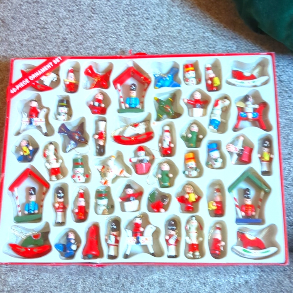 Kurt Adler 48 piece miniature ornaments